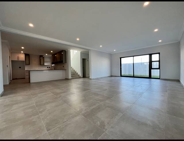 4 BEDROOM HOUSE FOR SALE IN SANDOWN